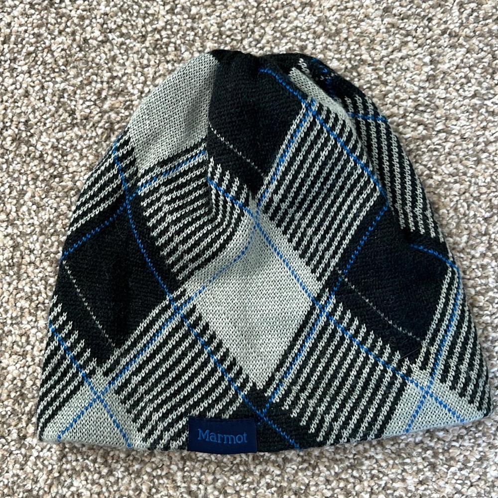 Grey/Black/Blue Marmot beanie with argyle patterning. One size. Like new.